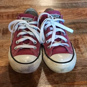 Burgundy size 6 converse